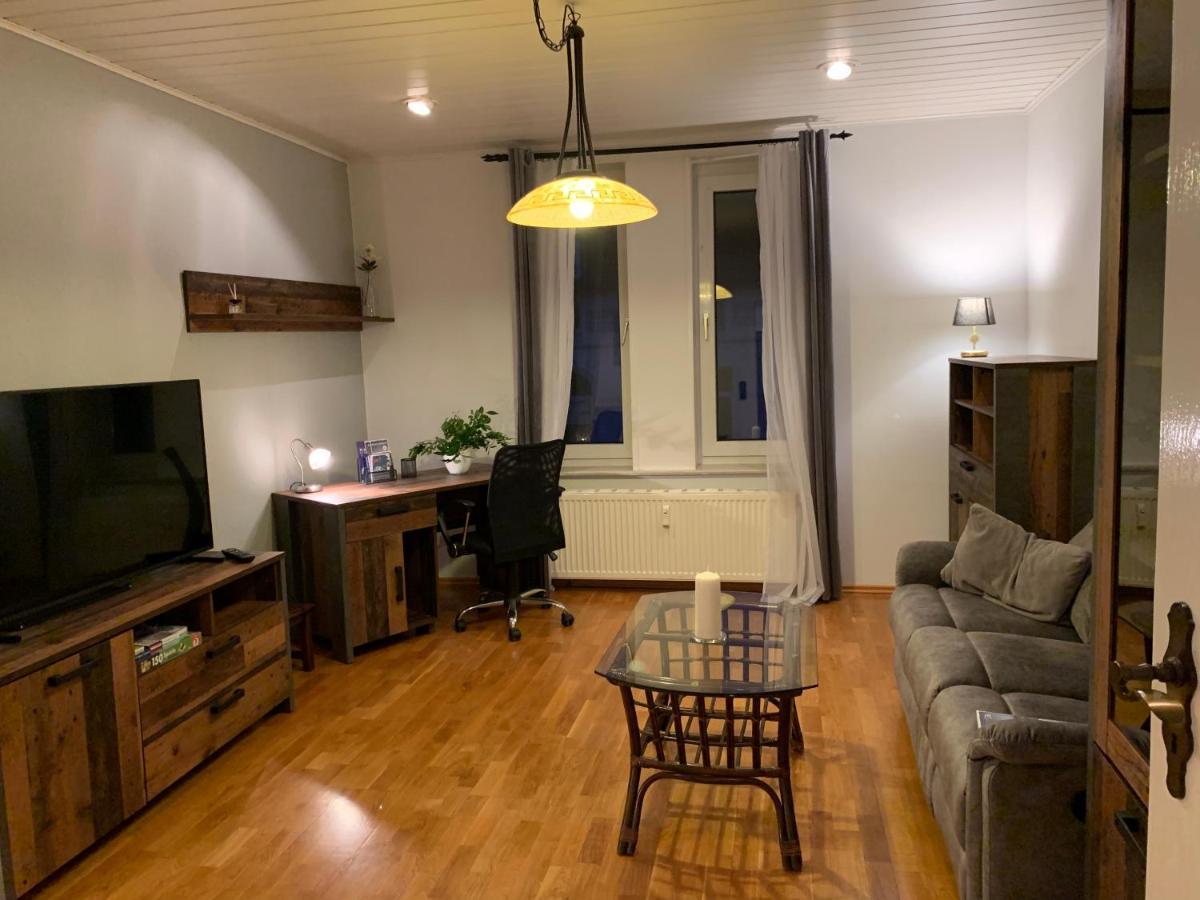 Sudstadt-Fewo Mit Grossem Balkon Nahe City Und Meer - Uber Den Dachern Von Whv Wilhelmshaven Buitenkant foto