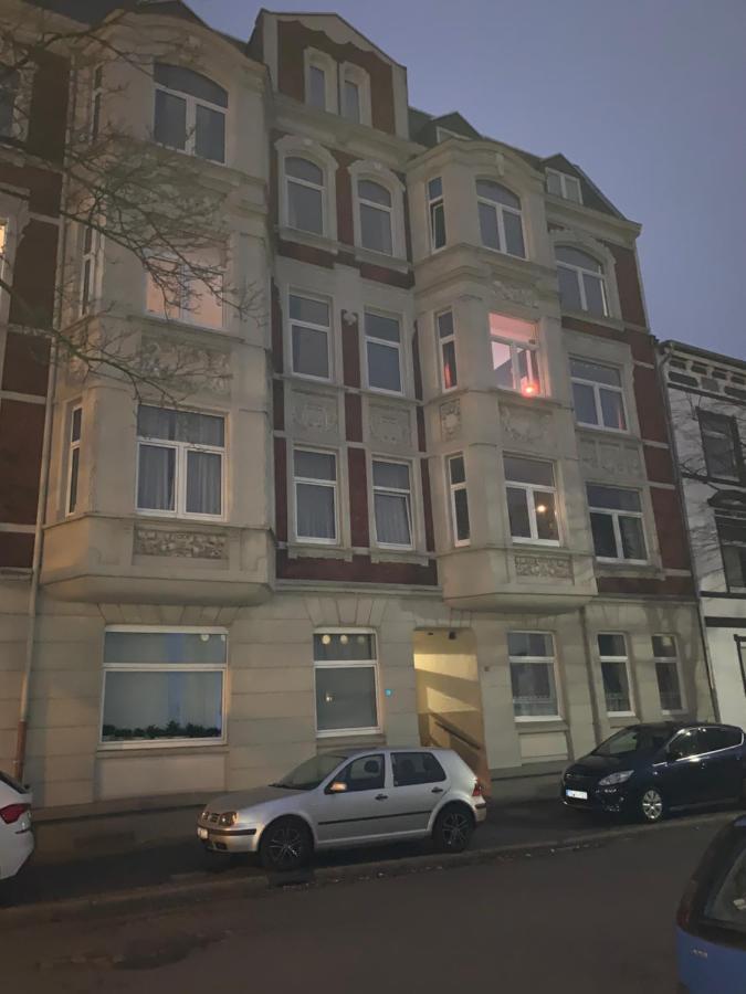 Sudstadt-Fewo Mit Grossem Balkon Nahe City Und Meer - Uber Den Dachern Von Whv Wilhelmshaven Buitenkant foto